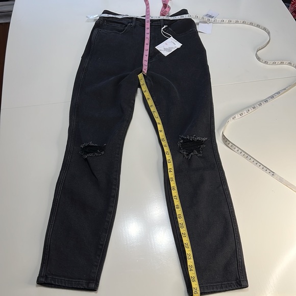 NWT Good American Good Curve Distressed Crop Jeans Black Size 4/27 - Picture 10 of 13